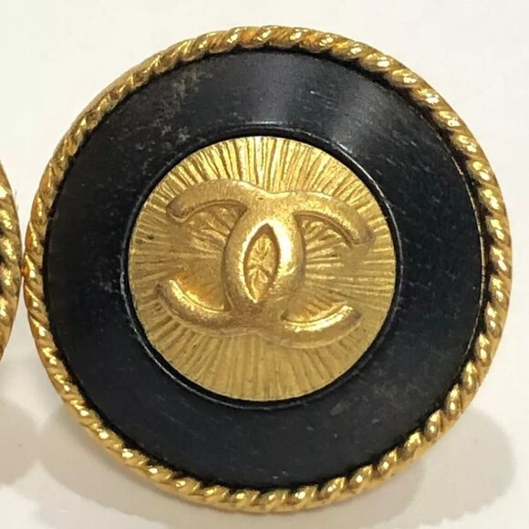 CHANEL CC Logos Black Round Clip-On Earrings Gold Tone 93A Auth D-d116 - Picture 4 of 7